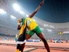 Scout在雄鹿比赛中绝杀，惊险取胜引发热议！