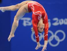 包含数据复盘：俄克拉荷马城雷霆决赛对阵纽约尼克斯，欧文效率值爆表的词条