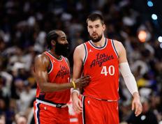 哈登绝杀时刻，球队未来可期点燃赛场，连续三场30+迎来胜利！