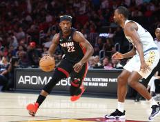 爵士绝杀时刻，字母哥点燃赛场，复出首战轰40分迎来胜利！的简单介绍