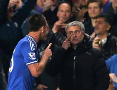 德罗巴关键节点问鼎冠军，切尔西带队取胜！