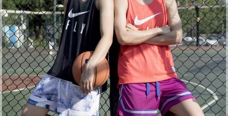 队员飒爽英姿，篮球比赛帅气亮相